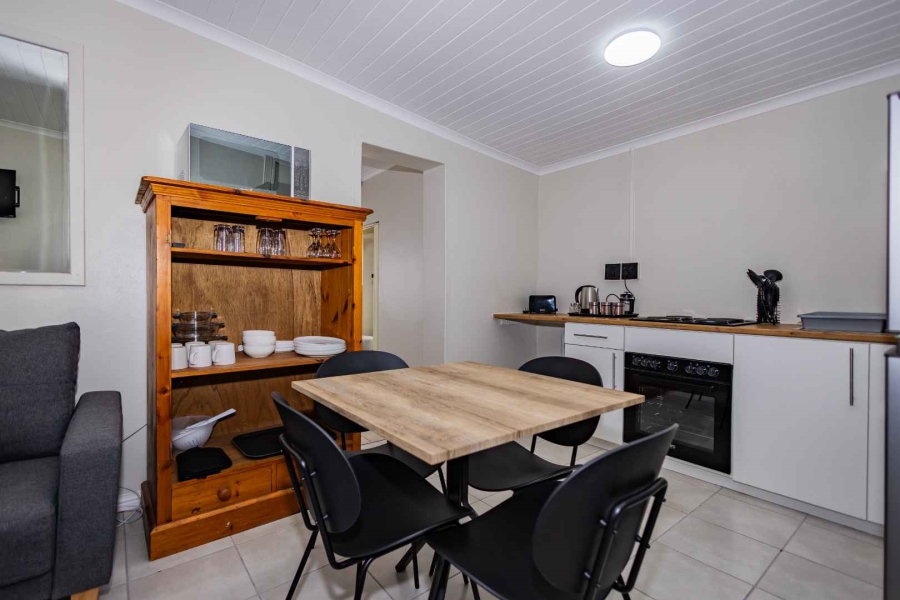 To Let 2 Bedroom Property for Rent in Oakdale Western Cape